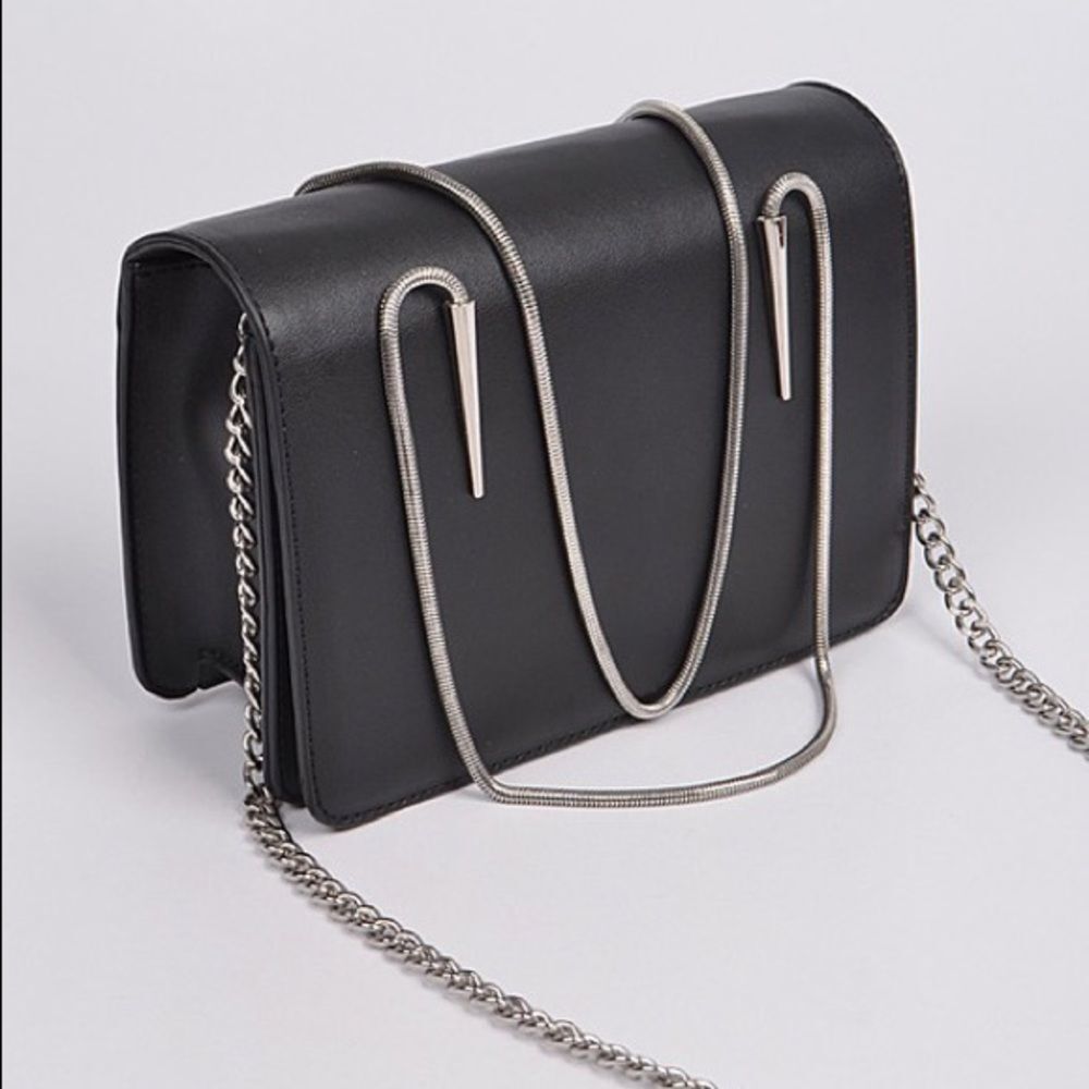 White Unique Chain Clutch - Picture 2 of 9